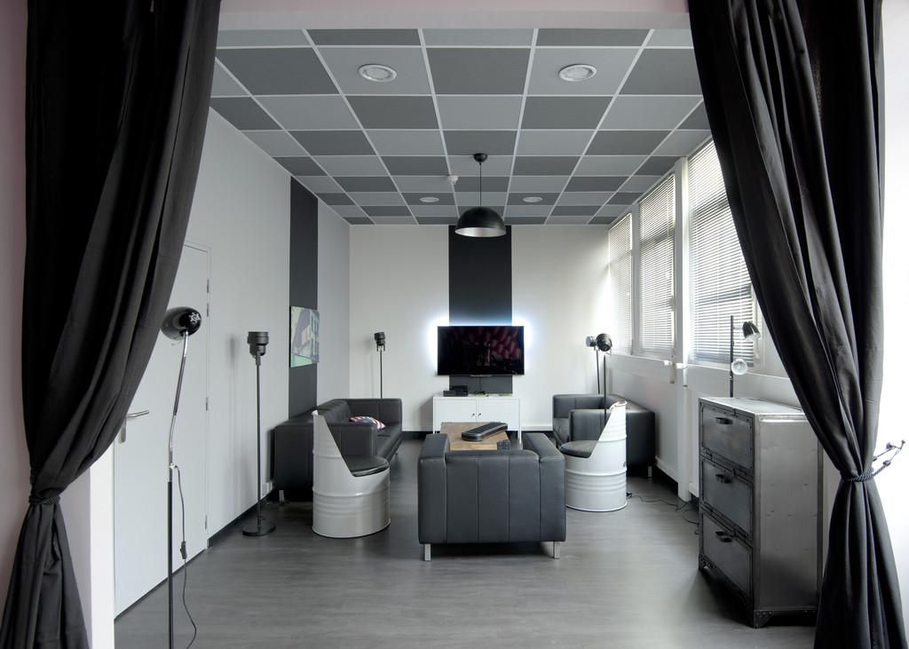 Dalle plafond couleur Color-All bords droits A nouveau voile 600x600x20mm charcoal
