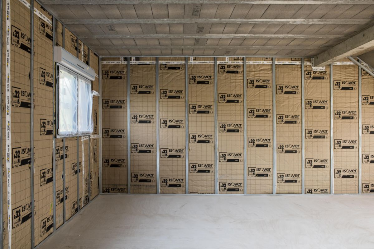 Panneau laine de verre roulé GR 32 revêtu kraft pour isolation des murs